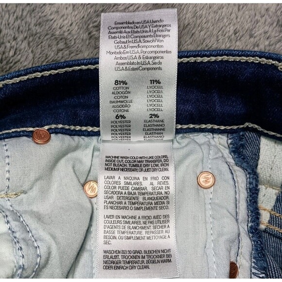 MOTHER The High Waisted Swooner Ankle Fray Jeans in Taxi Wash 27 - Picture 12 of 16